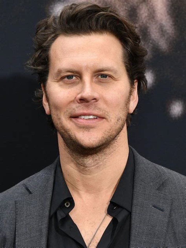 Hayes MacArthur: The Versatile Actor and Comedian Making Waves in Hollywood